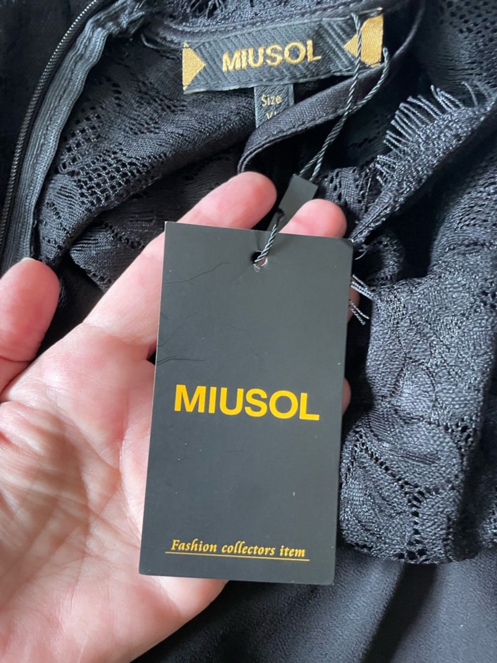 Miusol Black Lace Formal Evening Dress - Picture 15 of 16
